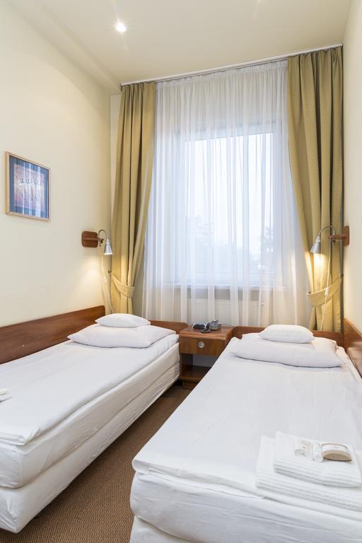 Hotel Colibra Варшава Екстериор снимка