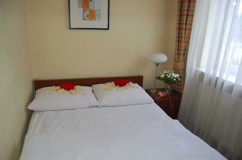 Hotel Colibra Варшава Екстериор снимка