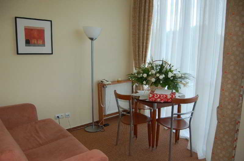 Hotel Colibra Варшава Екстериор снимка